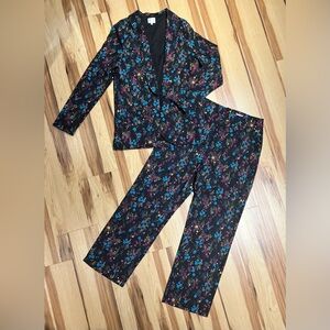 Matching floral blazer and cropped pant suit